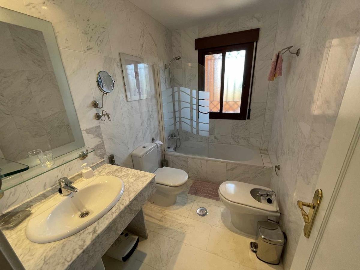 Apartamento en planta baja con amplia terraza de 64m2 totalmente equipa Motril Exterior foto